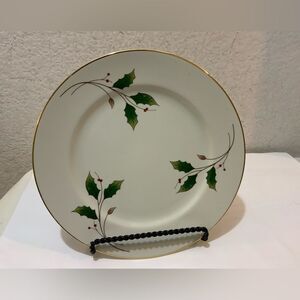 Royal Limited Holly Holiday Dinner Plate Gold Trim Berries Japan G25